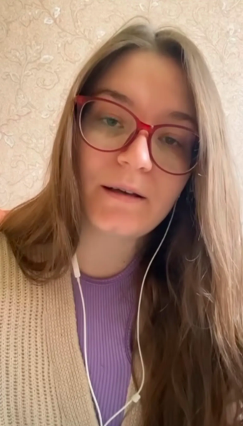 Українська комікеса оскандалилась недолугим "жартом" про вдів: наречена загиблого Да Вінчі відреагувала